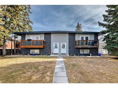 Townhouse For Sale In Bowness, Calgary, Alberta