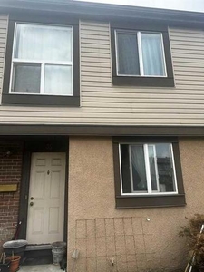 Townhouse For Sale In Rundle, Calgary, Alberta