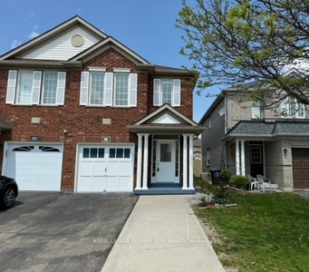 31 Sand Cherry Cres