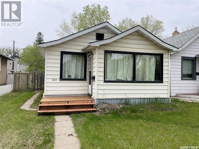 House For Sale In Mayfair, Saskatoon, Saskatchewan