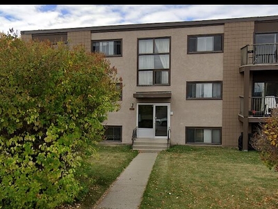 Calgary Condo Unit For Rent | Glenbrook | Large 2 bedroom Top floor
