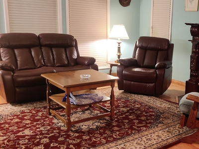 Redwood Meadows Room For Rent For Rent | Beautiful well furnished one bedroom