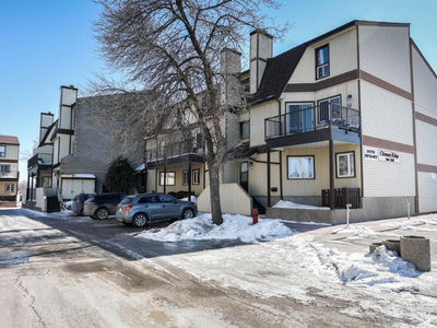Townhouse for Sale in Fort Richmond, Winnipeg (202330070)