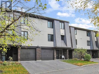 Townhouse For Sale In Woodroffe - Lincoln Heights, Ottawa, Ontario