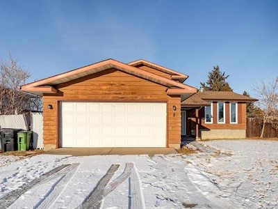 House For Sale In Homesteader, Edmonton, Alberta