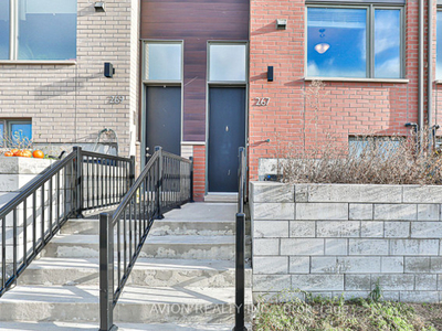 Modern Freehold Townhome At Keele And Downsview