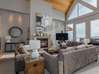 4 bedroom luxury Townhouse for sale in Big White Ski, Canada