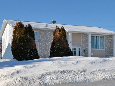 House for sale, 14 Rue des Rochelois, Port-Cartier, QC G5B1H9, CA , in Port-Cartier, Canada