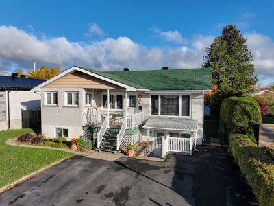 House for sale, 63 Boul. Ste-Marguerite, Châteauguay, QC J6K1M5, CA, in Châteauguay, Canada