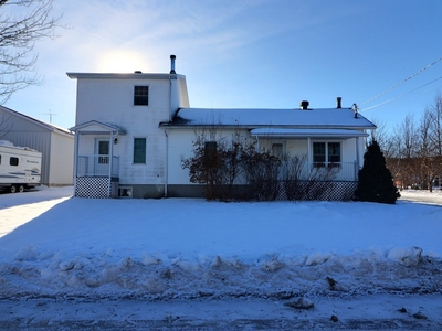 House for sale, 735 Rue des Tilleuls, Sainte-Eulalie, QC G0Z1E0, CA, in Sainte-Eulalie, Canada