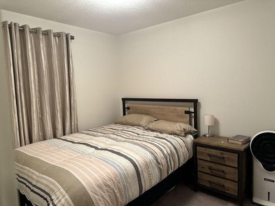 1 Bedroom Apartment Cochrane AB