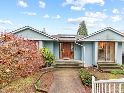 1169 CLOVERLEY STREET North Vancouver