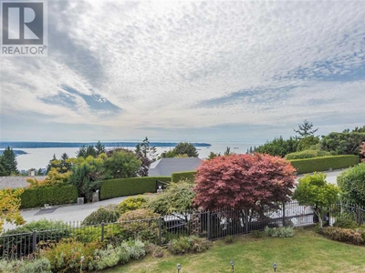 1393 Chartwell Drive, in West Vancouver, BC