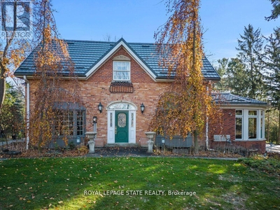 492 Governors Road, Dundas in Hamilton, ON