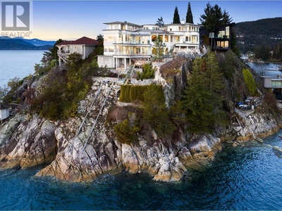 5310 Seaside Place, in West Vancouver, BC