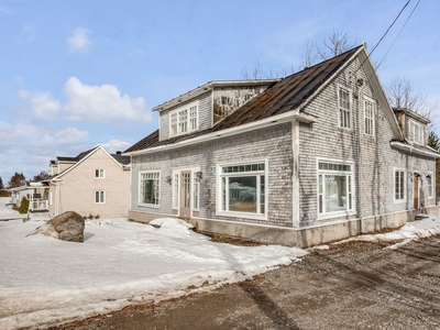 House for sale, 211 Rue Principale S., Sainte-Perpétue, QC G0R3Z0, CA, in Sainte-Perpétue, Canada
