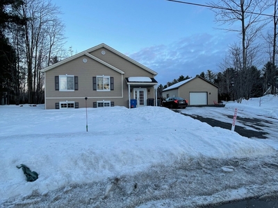 House for sale, 477 Rue Lefebvre, Saint-Lin/Laurentides, QC J5M0A8, CA , in Saint-Lin-Laurentides, Canada