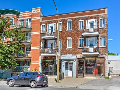 House for sale, 6925-6929 Rue Sherbrooke O., Côte-des-Neiges/Notre-Dame-de-Grâce, QC H4B1P8, CA , in Montreal, Canada