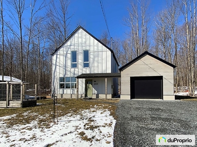 2 Storey for sale Sherbrooke (Deauville) 3 bedrooms 1 bathroom