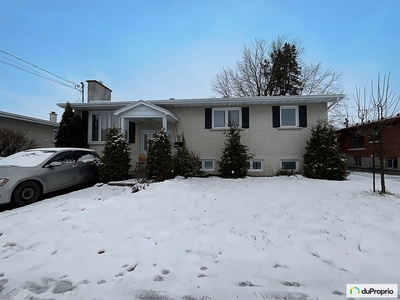 Bungalow for sale St-Hyacinthe (Douville) 7 bedrooms 2 bathrooms