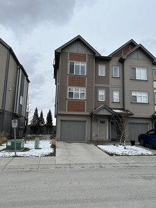 Calgary Pet Friendly Townhouse For Rent | Copperfield | Copperfield Townhome