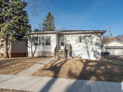 House For Sale In Inglewood, Edmonton, Alberta