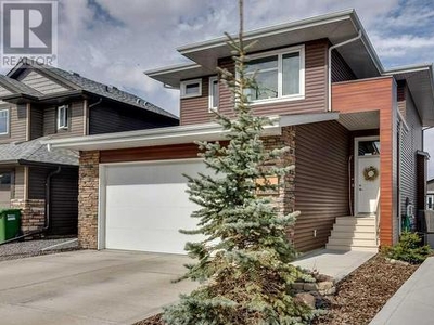 House For Sale In Laredo, Red Deer, Alberta