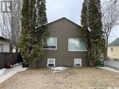 House For Sale In Westmount, Saskatoon, Saskatchewan