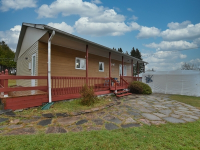 House for sale, 215 Rue Boileau, Rivière-Rouge, QC J0T1T0, CA, in Rivière-Rouge, Canada