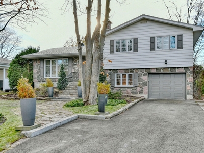 House for sale, 857 Rue Nadon, Sainte-Thérèse, QC J7E2P1, CA, in Sainte-Thérèse, Canada