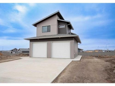 House For Sale In Arbour Hills, Grande Prairie, Alberta