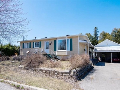 Bungalow for sale (Saguenay/Lac-Saint-Jean)