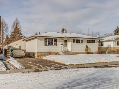 House for sale, 35 Westover Drive SW, Calgary, Alberta, in Calgary, Canada