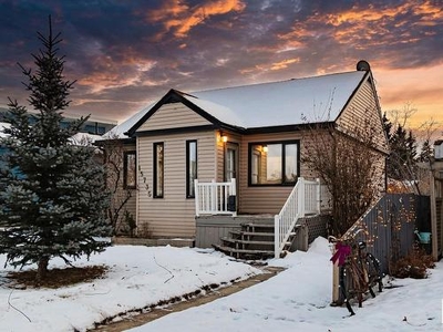House For Sale In Britannia Youngstown, Edmonton, Alberta