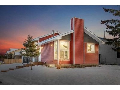 House For Sale In Castleridge, Calgary, Alberta