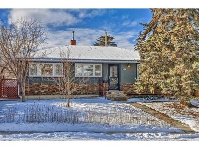 House For Sale In Fairview, Calgary, Alberta