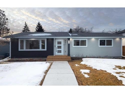 House For Sale In Haysboro, Calgary, Alberta