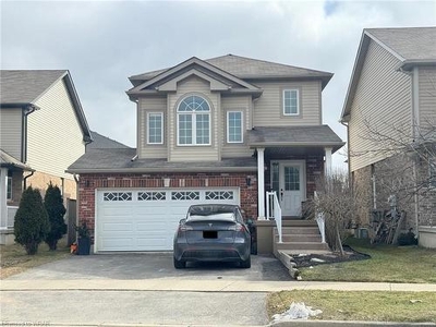 House For Sale In Laurentian Hills, Kitchener, Ontario