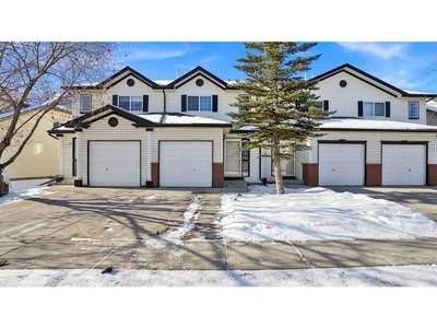 Townhouse For Sale In Country Hills Village, Calgary, Alberta