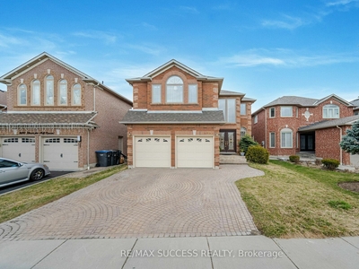 5091 Silverwater Mill Cres Mississauga, ON L5V 2B6