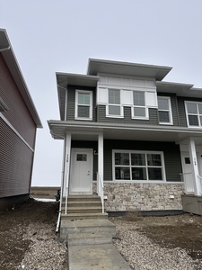 Chestermere Townhouse For Rent | Brand New Chestermere Townhouse in