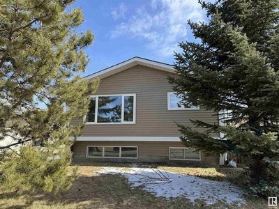 House For Sale In Meyonohk, Edmonton, Alberta