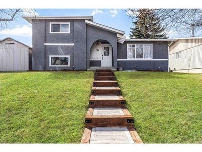 House For Sale In Rundle, Calgary, Alberta