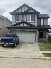 Edmonton House For Rent | Charlesworth | Spacious House Close to School Superstore Bus