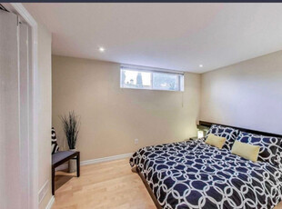 FURNISHED BEDROOM CLOSE DIXIE & QUEENSWAY (MALES ONLY)