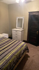 Roommate/Room For Rent