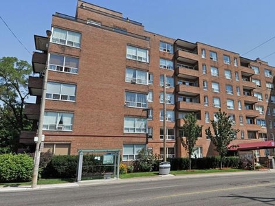3 Bedroom Apartment Unit Toronto ON For Rent At 5300