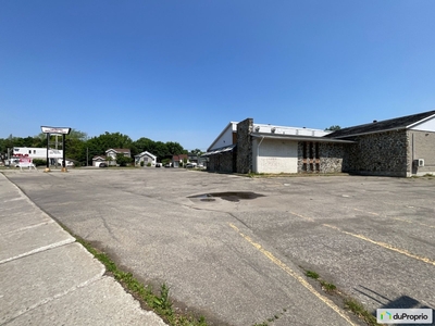 Commercial building for sale Laval-Ouest