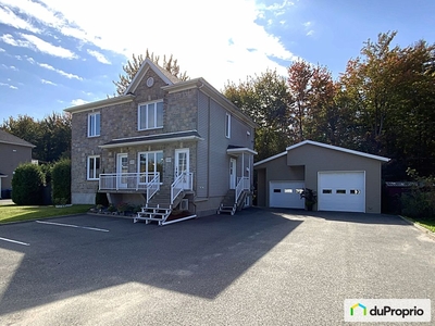 Duplex for sale St-Étienne-De-Lauzon 5 bedrooms 3 bathrooms