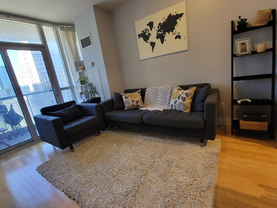 1bdrm +den condo @ Yonge + College